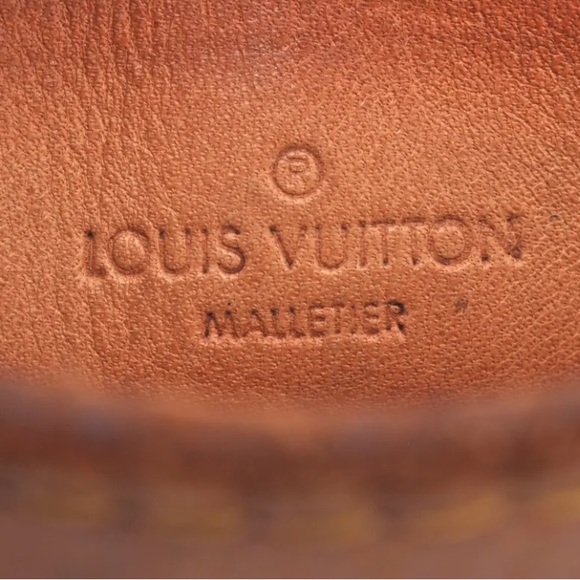 LOUIS VUITTON Replacement Vachetta Leather Shoulder Strap with LV Clasps and Pad - Picture 15 of 17